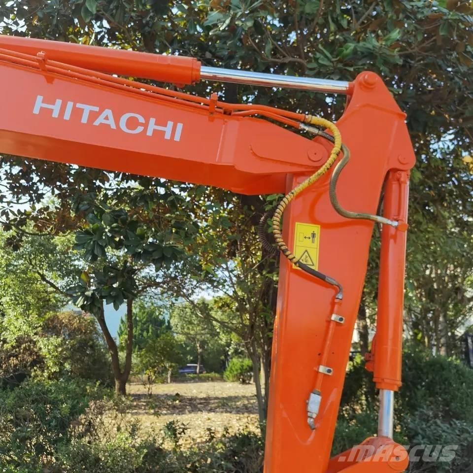 Hitachi ZX70 Середні екскаватори 7т. - 12т.