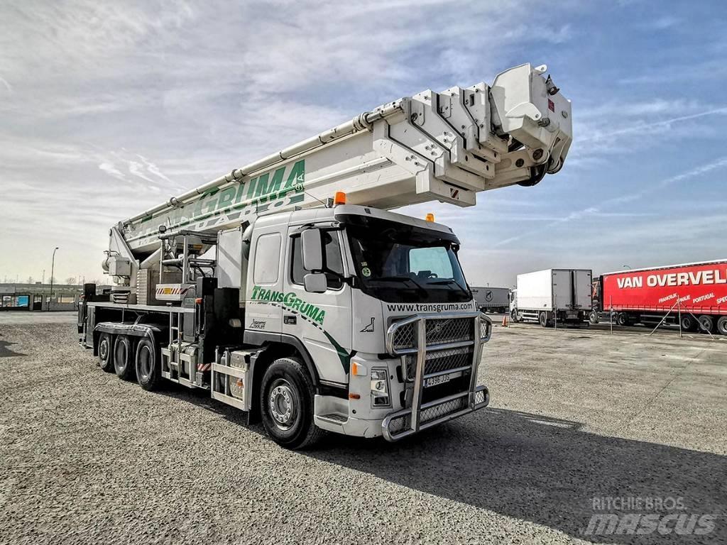 Bronto S70 XDT Компактні самохідні стрілові підйомники