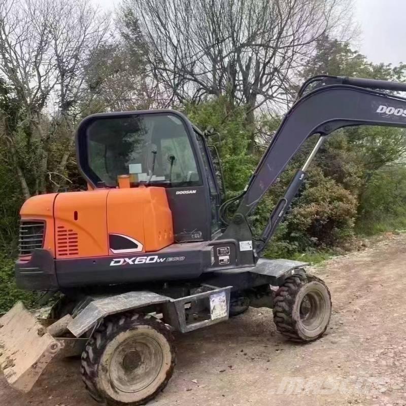 Doosan DX60W Колісні екскаватори