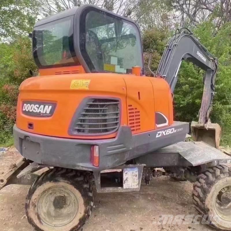 Doosan DX60W Колісні екскаватори