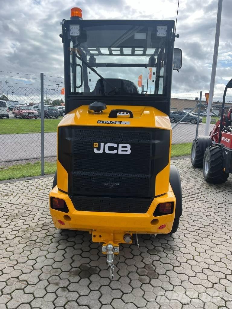 JCB 403 Agri Plus Міні-навантажувачі