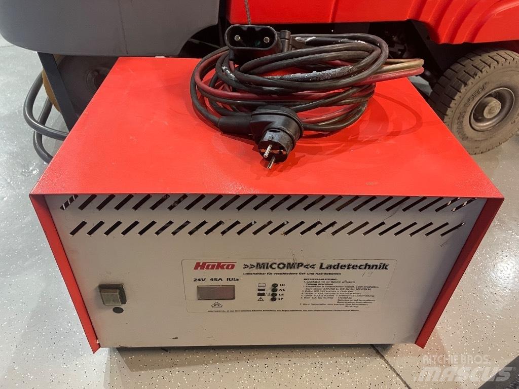 Hako B 750 R SOLD Підмітальні машини