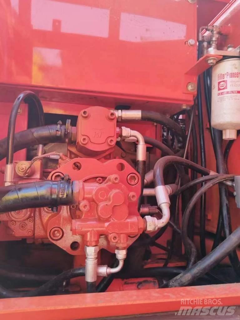Doosan DX150W-9 Колісні екскаватори