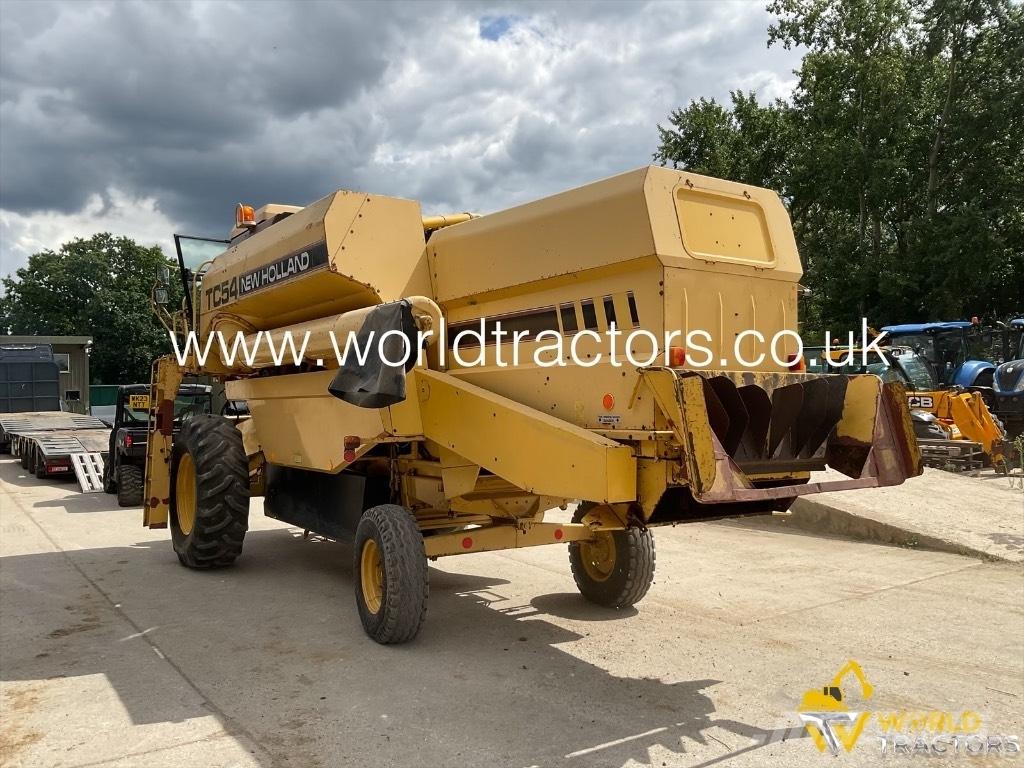 New Holland TC 54 Зернозбиральні комбайни