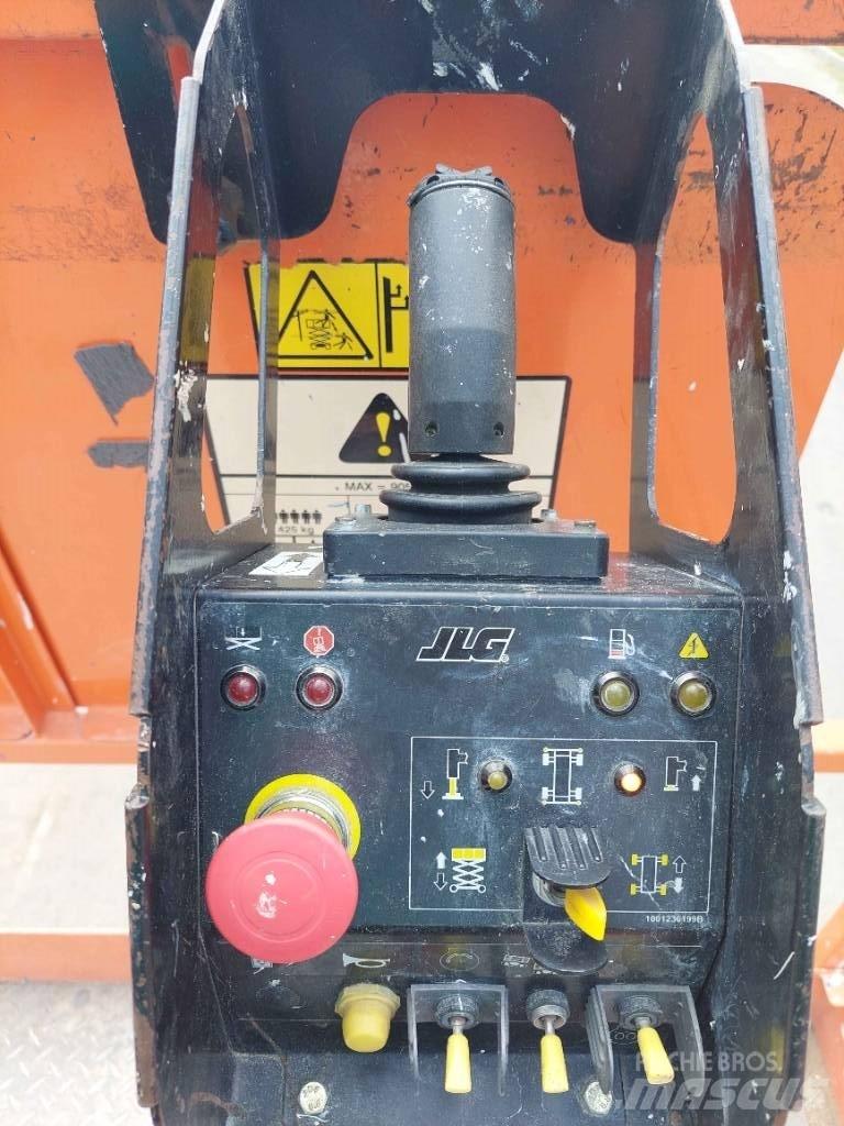 JLG 330 LRT Підйомники-ножиці
