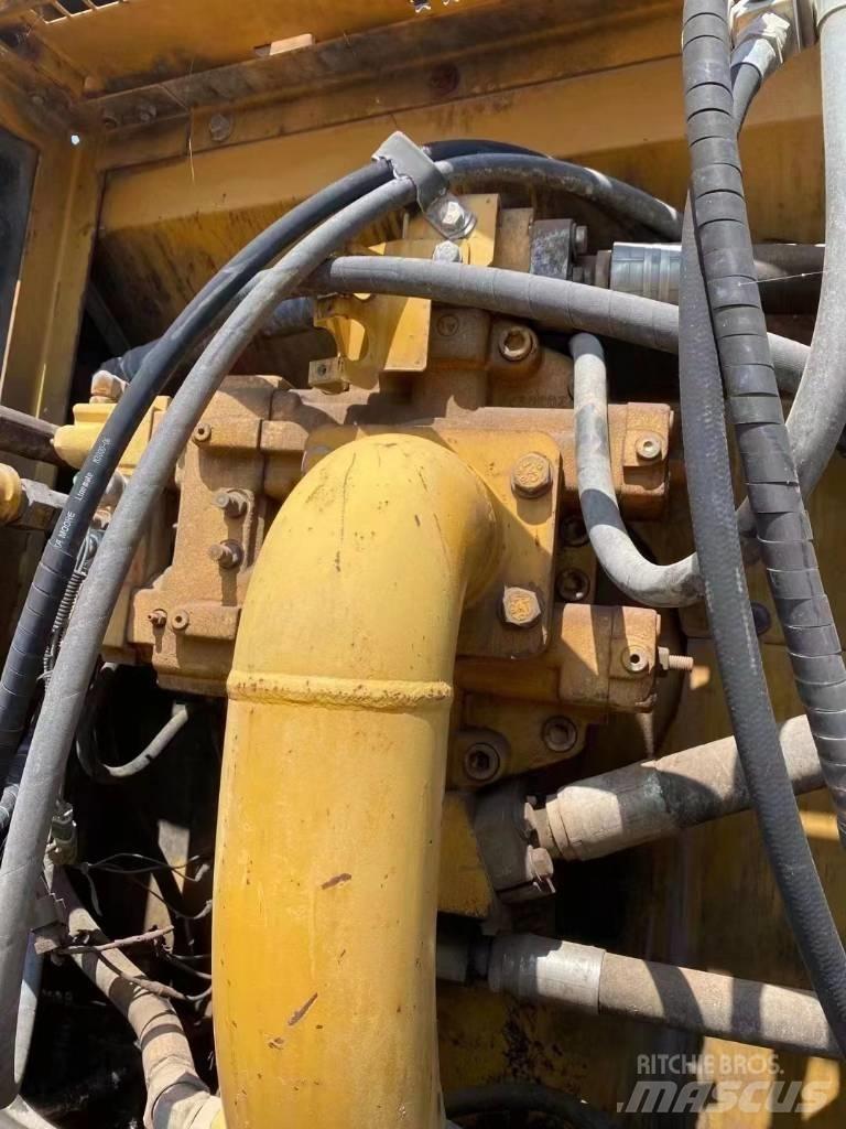 CAT 336 Гусеничні екскаватори