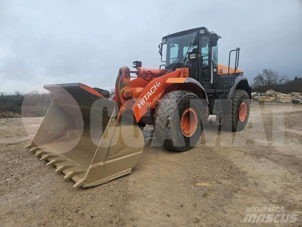 Hitachi ZW 220 Фронтальні навантажувачі