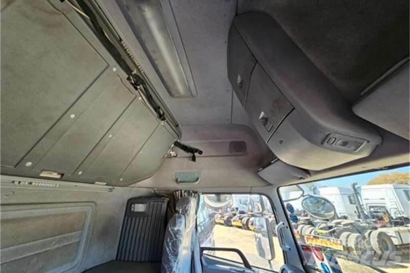 UD TRUCKS QUON Вантажівки / спеціальні