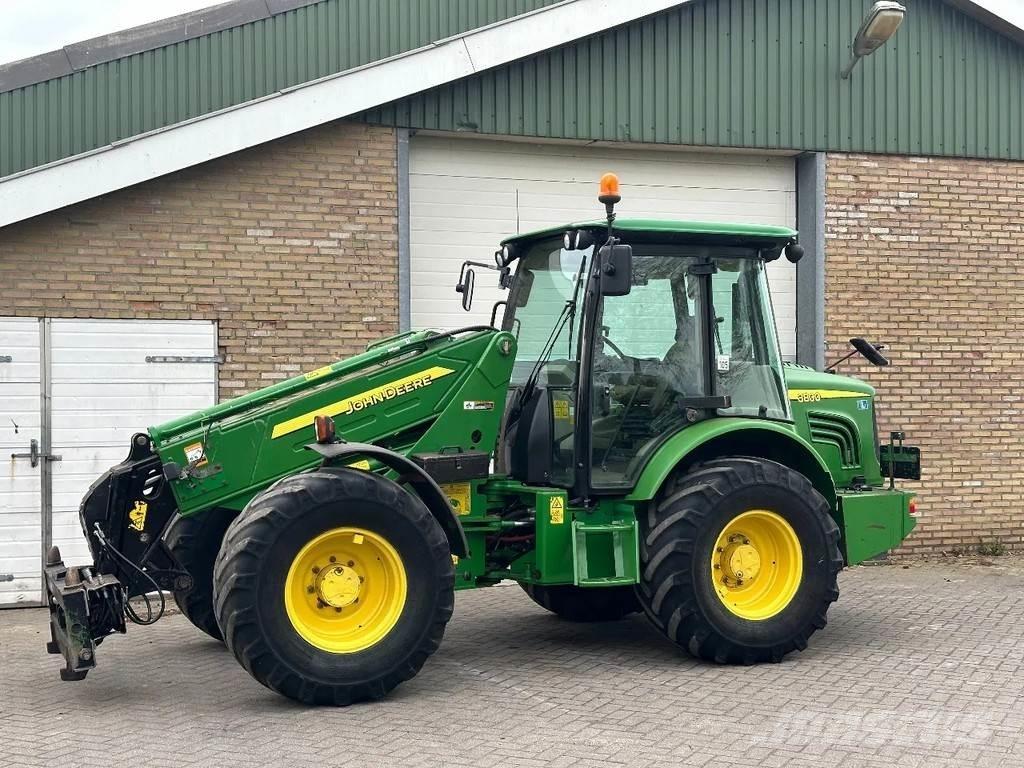John Deere 3800 Телескопічні фронтальні навантажувачі