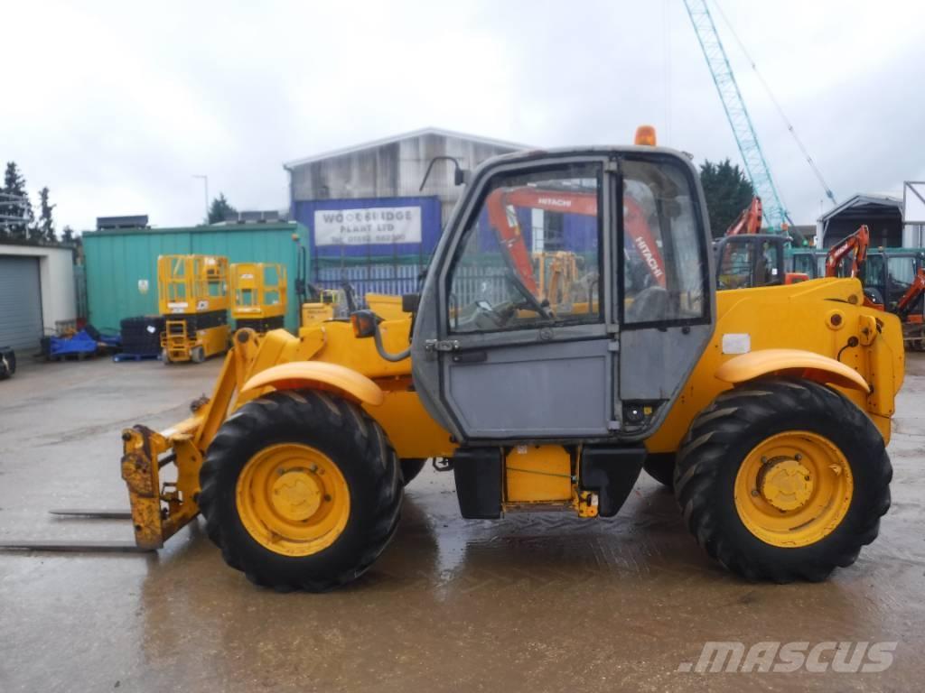 JCB 530-70 Телескопічні навантажувачі