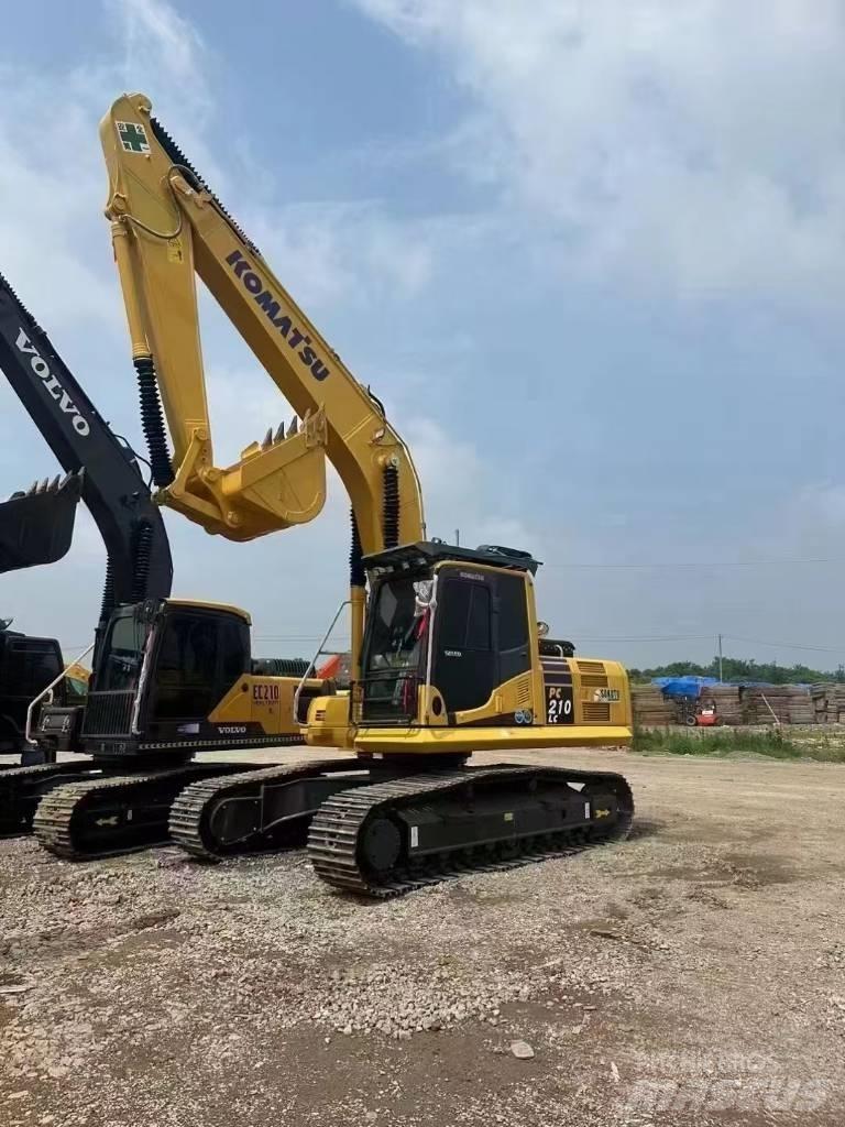 Komatsu 210-8 Гусеничні екскаватори