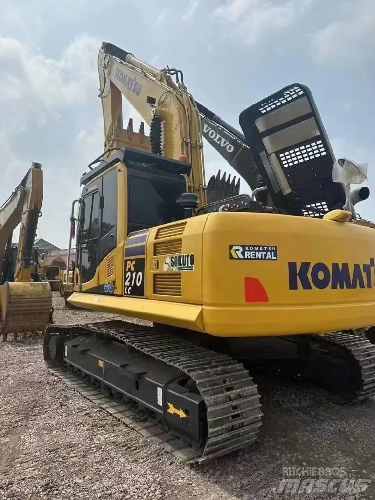 Komatsu 210-8 Гусеничні екскаватори