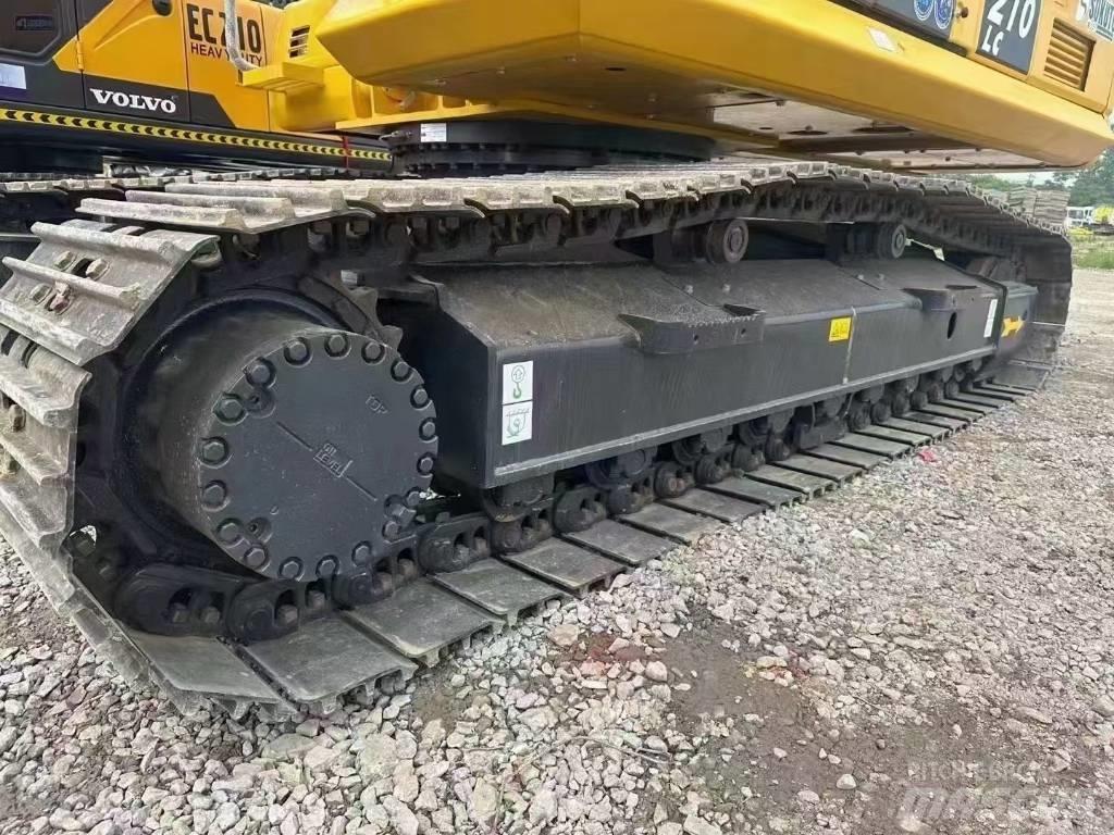 Komatsu 210-8 Гусеничні екскаватори