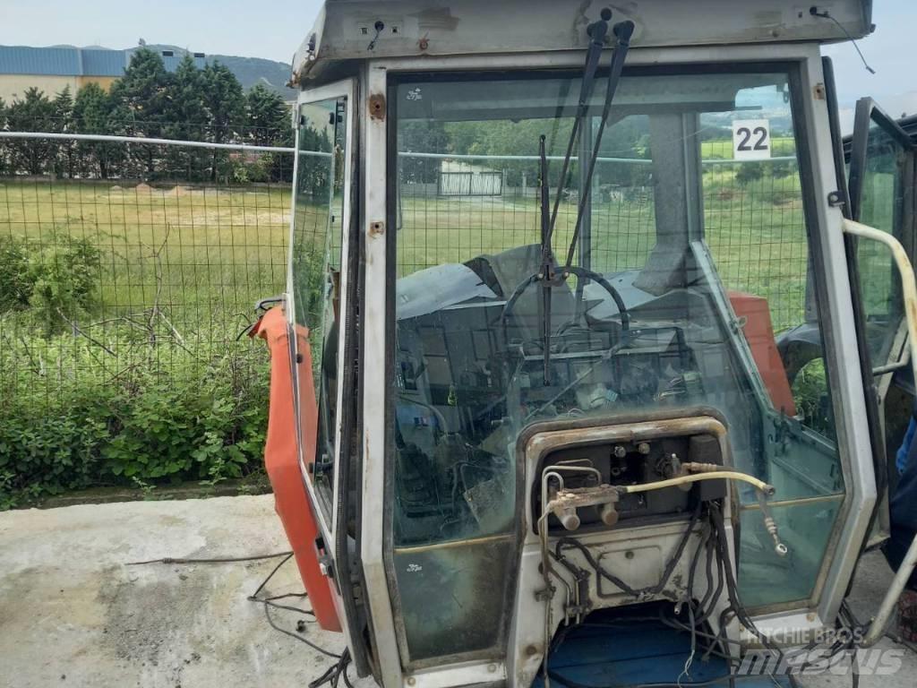 Massey Ferguson 3080 Кабіна