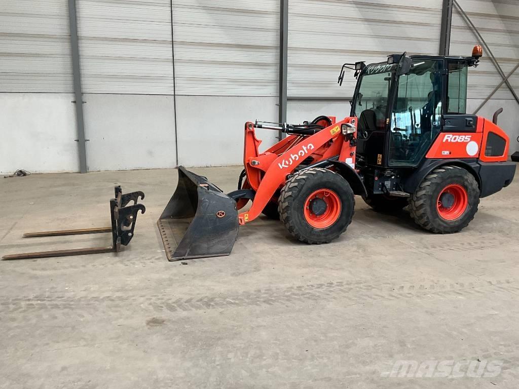 Kubota R 085 Фронтальні навантажувачі