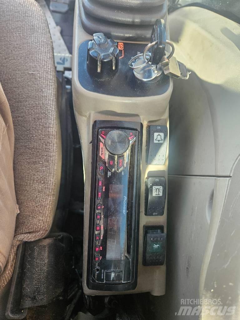 CASE CX 235 C SR Гусеничні екскаватори