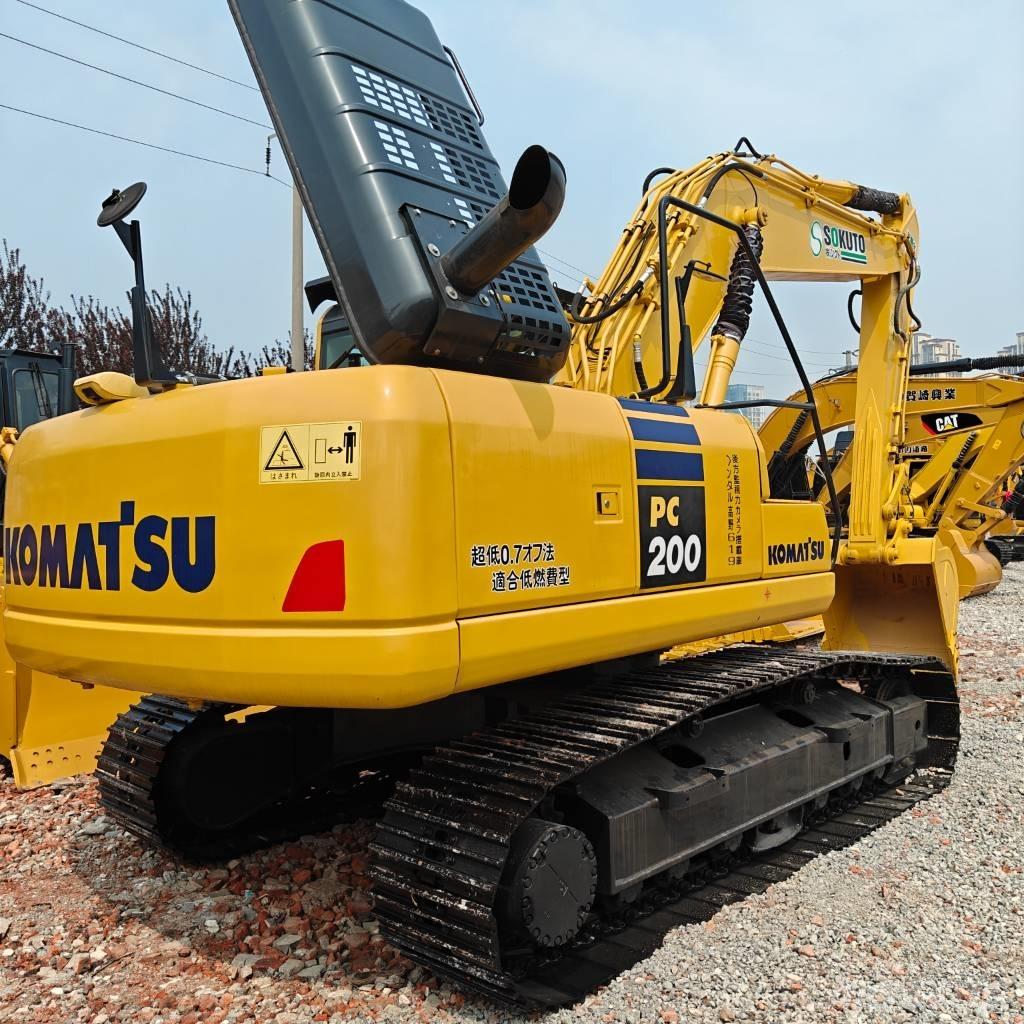 Komatsu 200-8 Гусеничні екскаватори