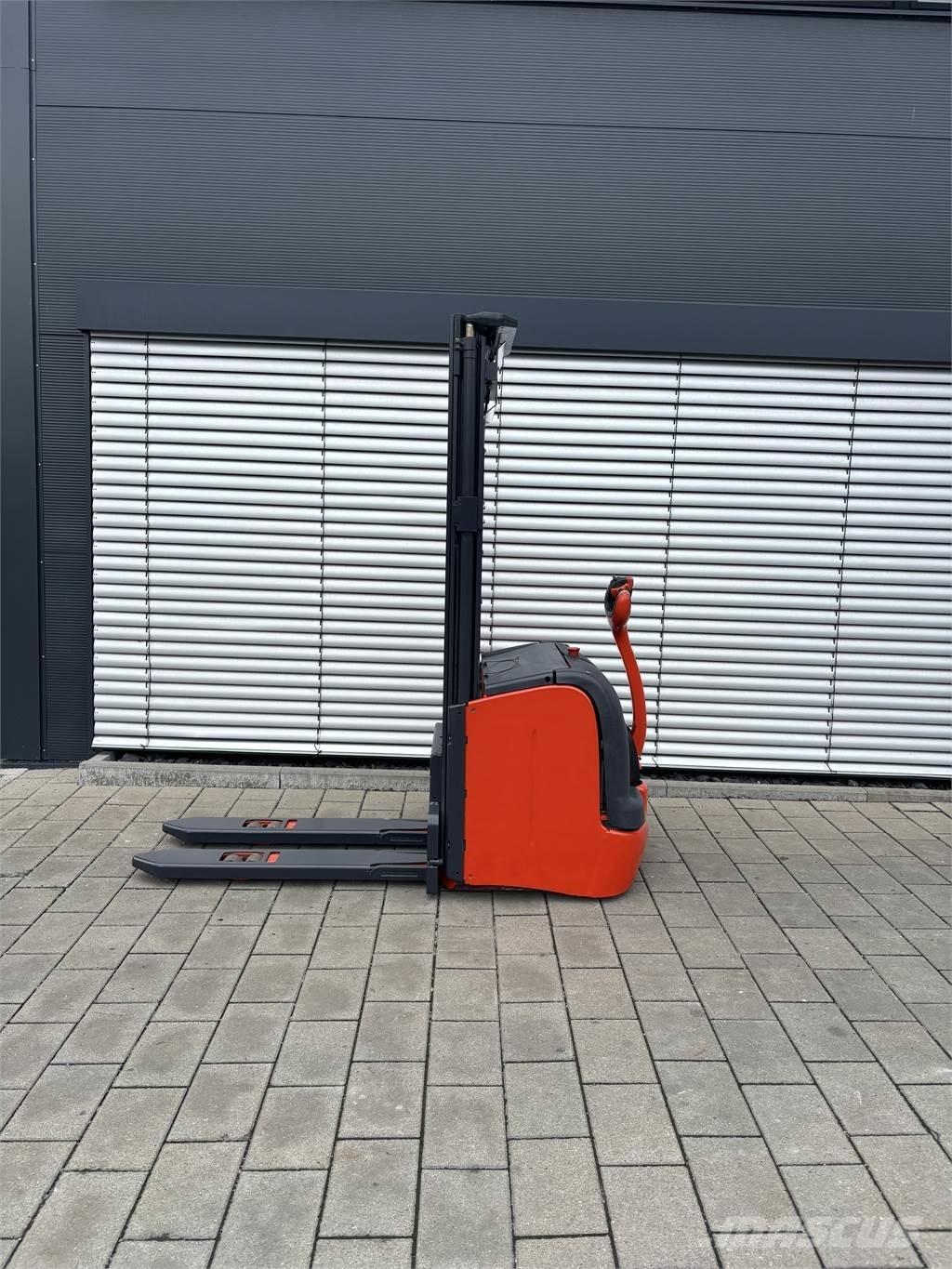 Linde L16 Самохідні електроштабелери