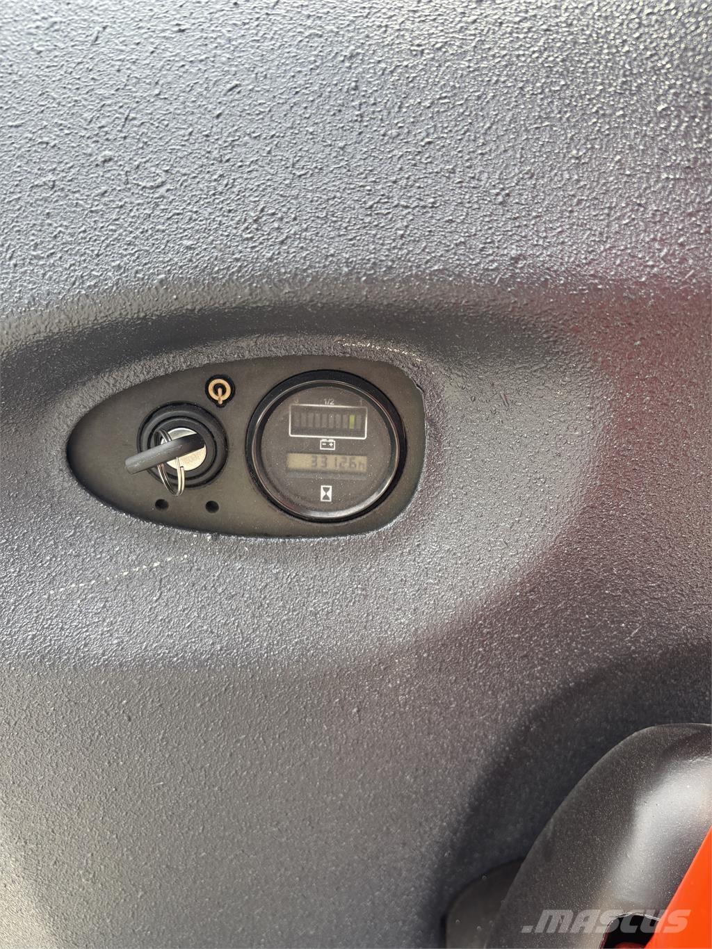 Linde L16 Самохідні електроштабелери