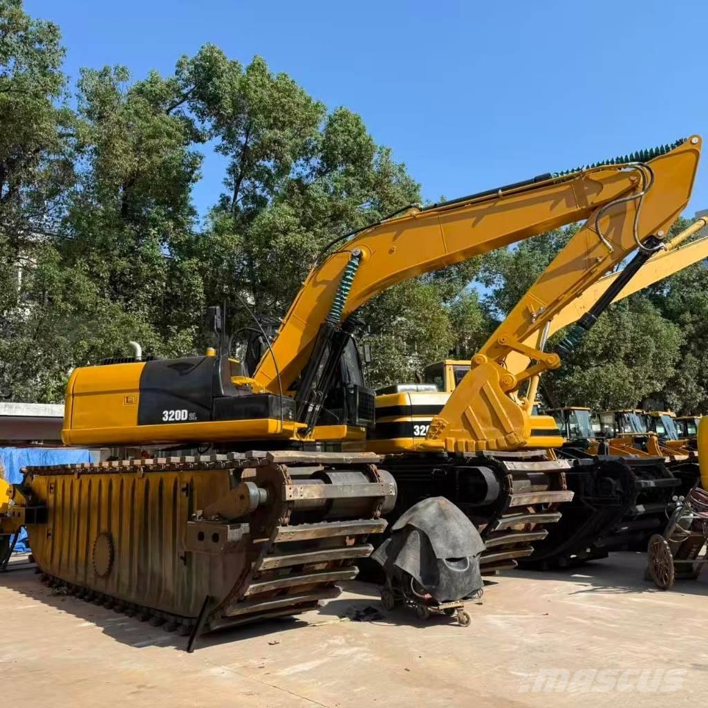CAT 320D2 Екскаватори-амфібії