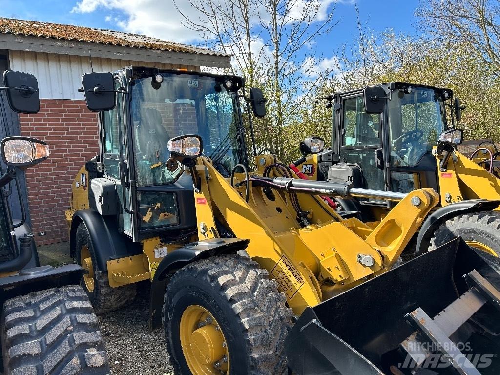 CAT 906 Фронтальні навантажувачі
