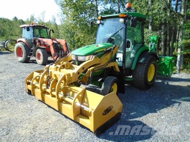 John Deere 4066 R Трактори