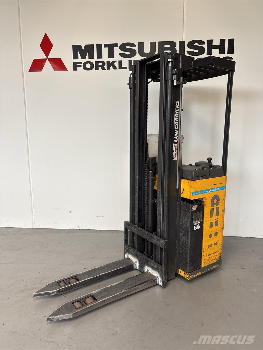 Atlet A160 Самохідні електроштабелери