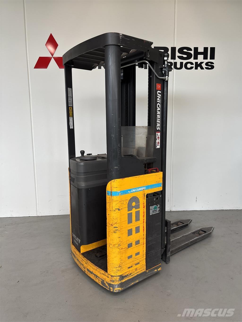 Atlet A160 Самохідні електроштабелери