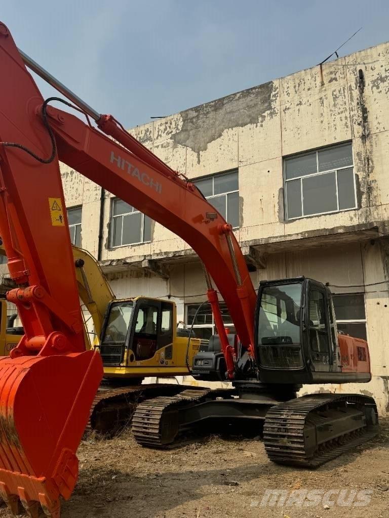 Hitachi ZX 240 Гусеничні екскаватори