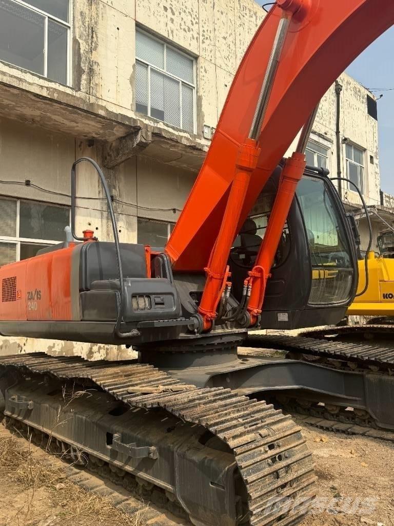 Hitachi ZX 240 Гусеничні екскаватори