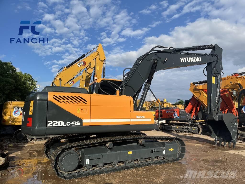 Hyundai 220LC-9S Гусеничні екскаватори