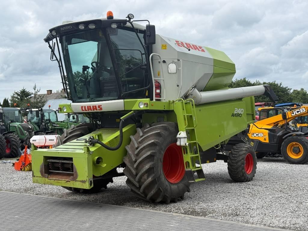 Class Avero 240 Зернозбиральні комбайни