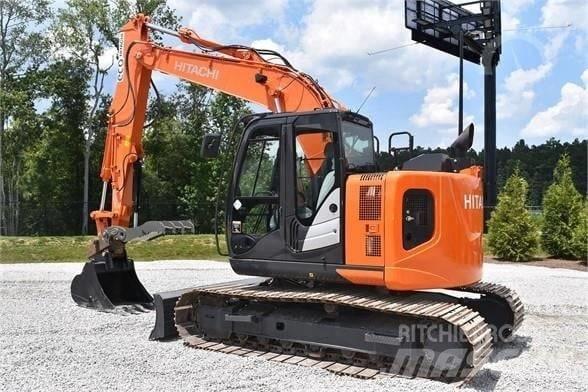 Hitachi ZX 135 Гусеничні екскаватори