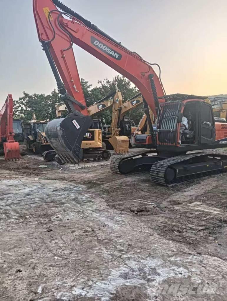 Doosan DX 225 LC-9C Гусеничні екскаватори