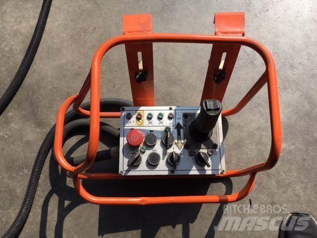 JLG SL245-12 Підйомники-ножиці