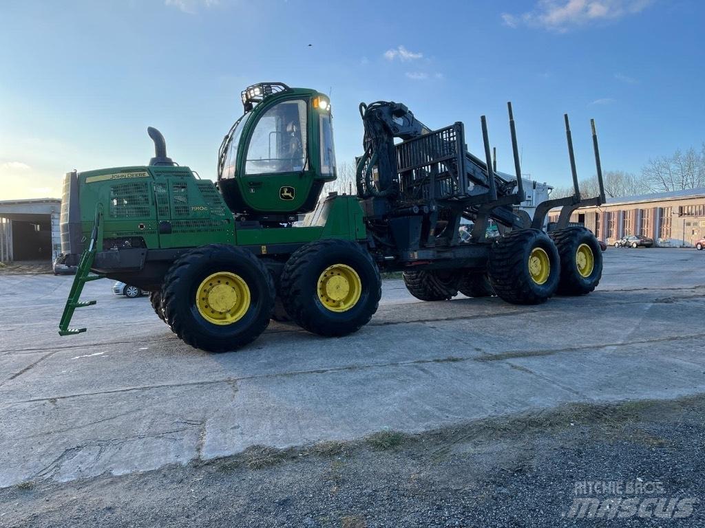 John Deere 1910G Форвардери
