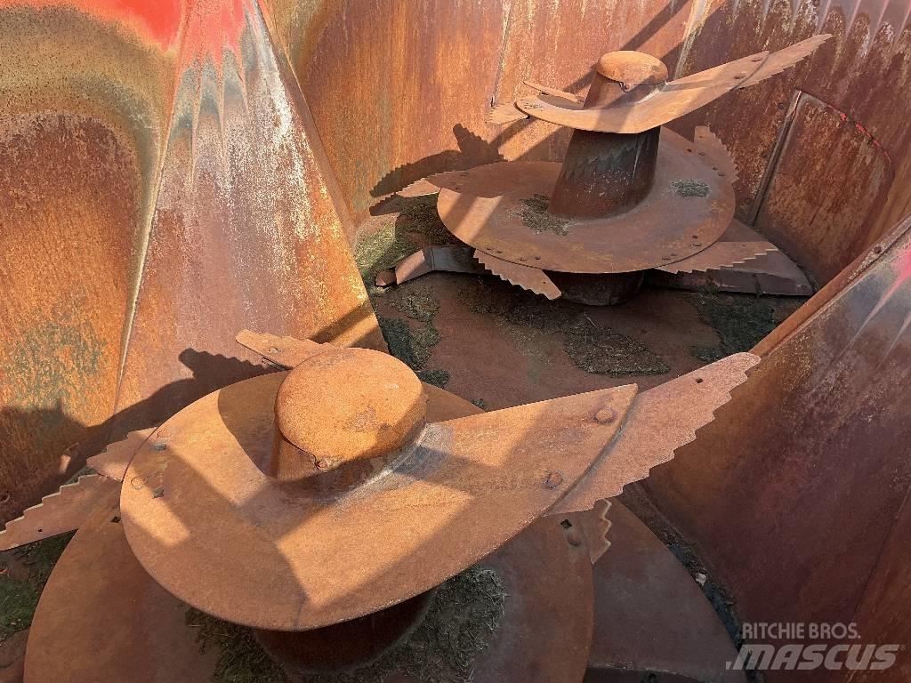 Kuhn EuroMix I Завантажувачі змішувальних машин