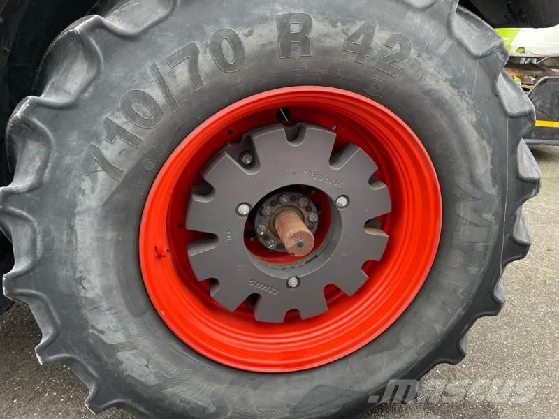 CLAAS Axion 870 Трактори