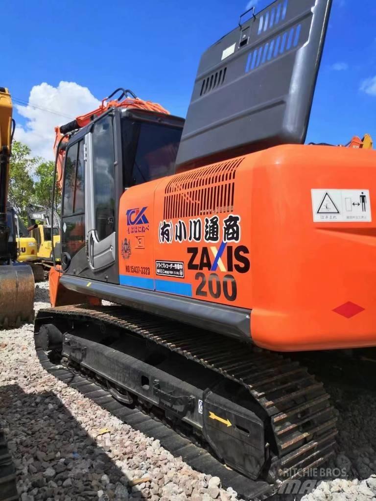 Hitachi ZX200 Гусеничні екскаватори