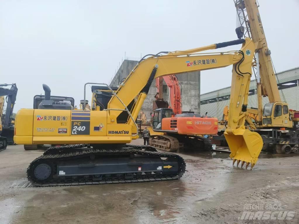 Komatsu PC 240 Гусеничні екскаватори