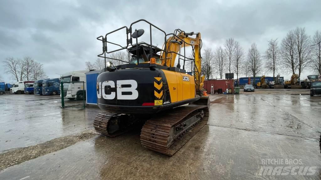 JCB JS 130 LC Гусеничні екскаватори