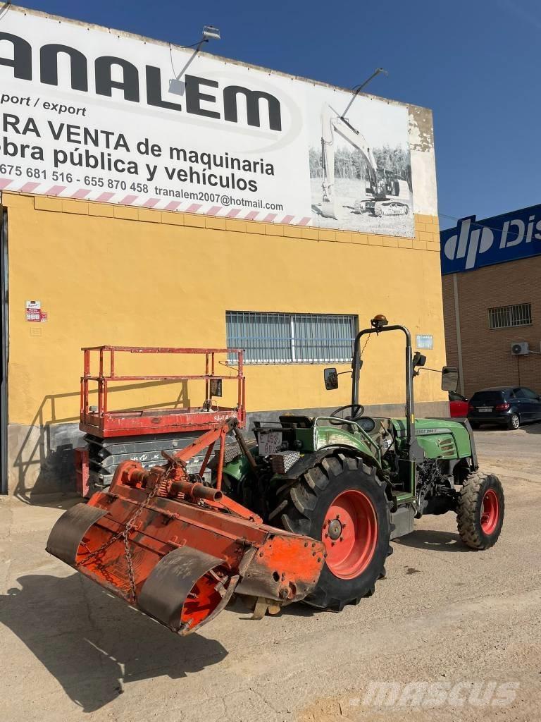 Fendt 208 S Трактори
