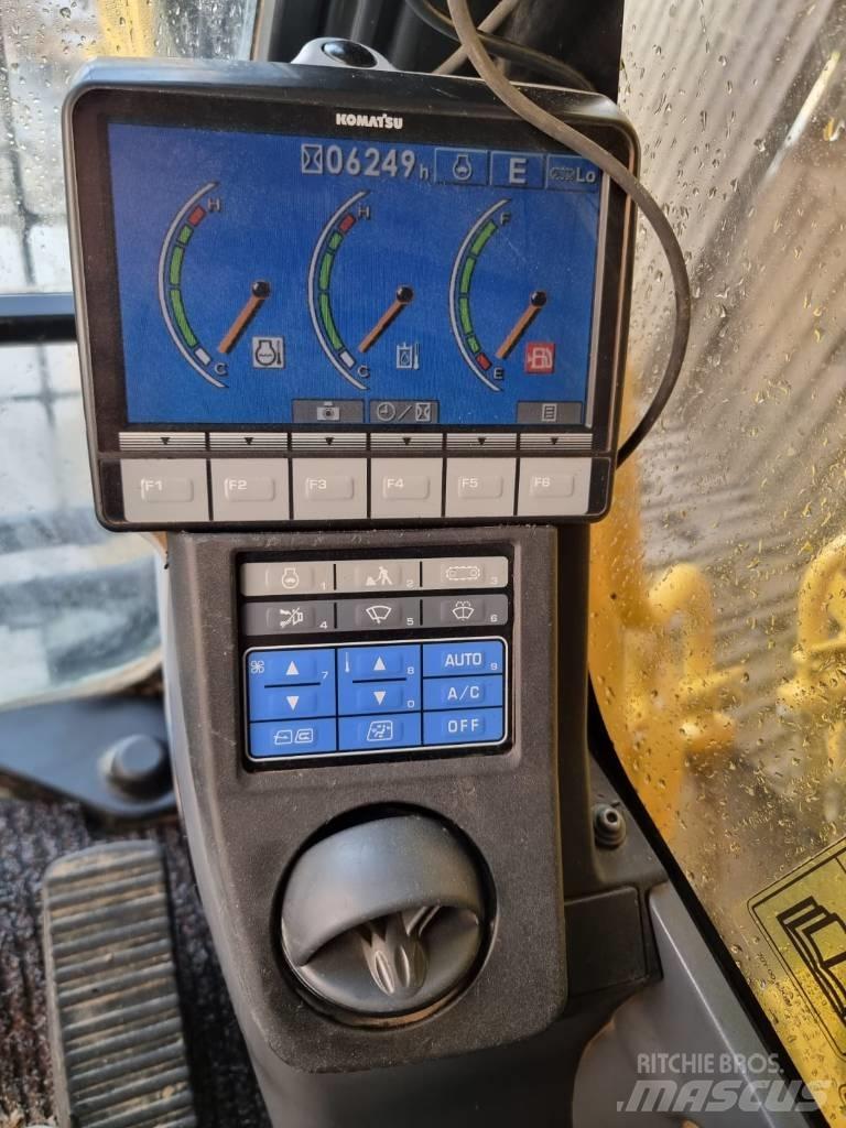 Komatsu PC 210-8 Гусеничні екскаватори