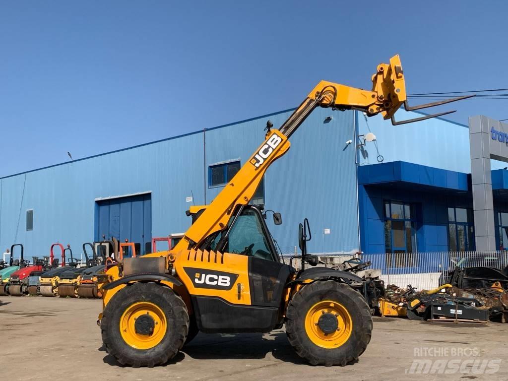 JCB 526-56 Agri Телескопічний навантажувач
