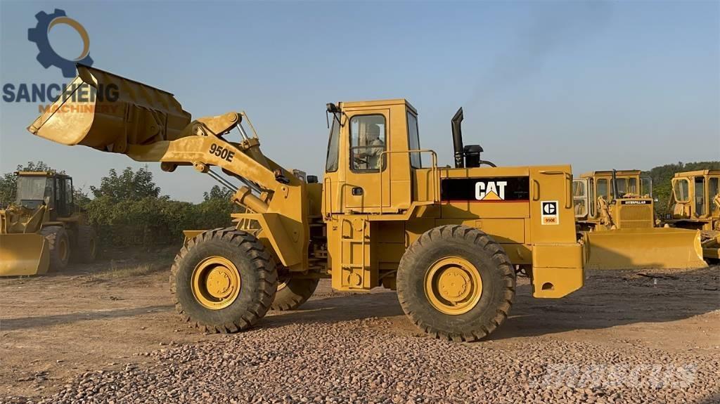 CAT 950E Фронтальні навантажувачі