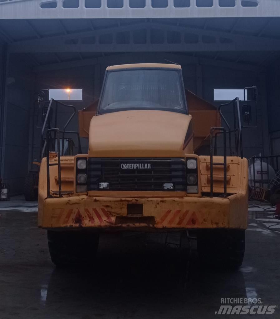 CAT 740 Зчленовані самоскиди