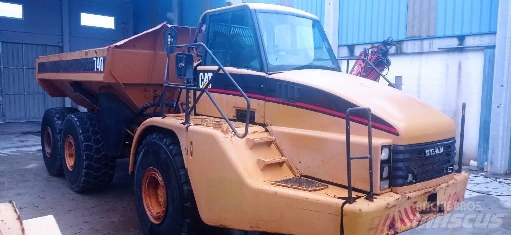 CAT 740 Зчленовані самоскиди