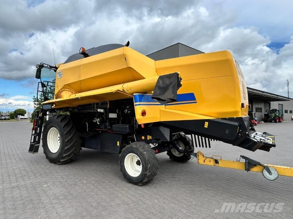 New Holland TC 5.80 Зернозбиральні комбайни