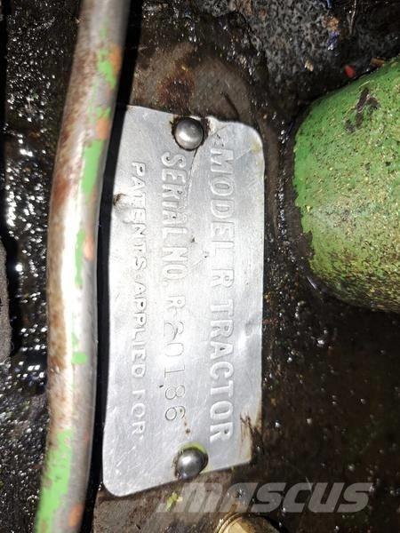 John Deere R Tractor Трактори