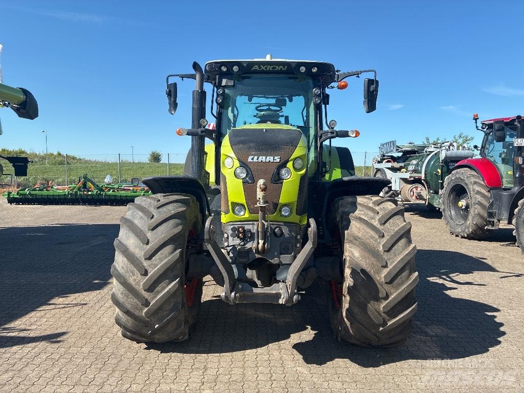 CLAAS AXION 830 CIS+ Трактори